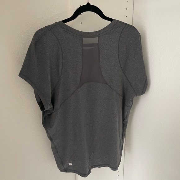 Short Sleeve Workout Shirt - Picture 2 of 4